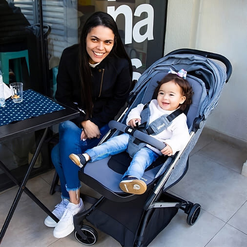 Carrinho de Bebê Lucca fechado